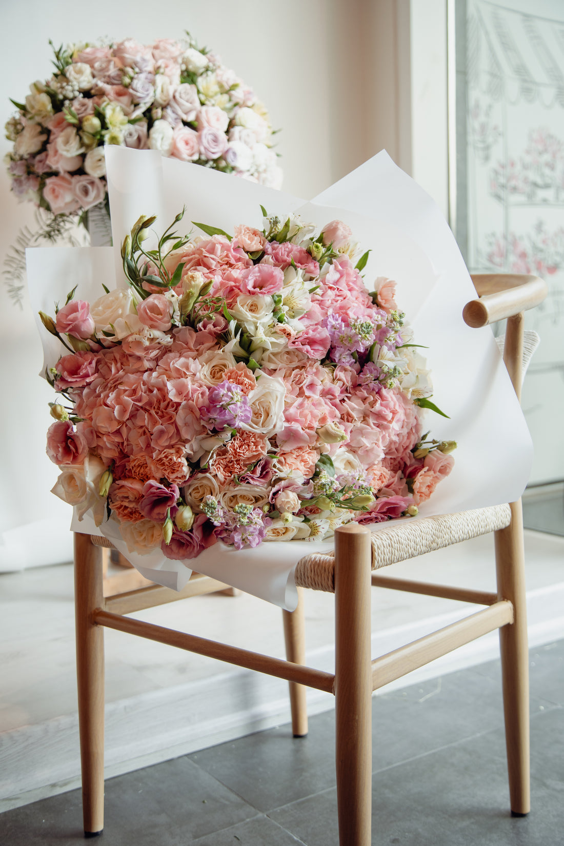 Mila Bouquet - A Grand Display of Elegance and Color